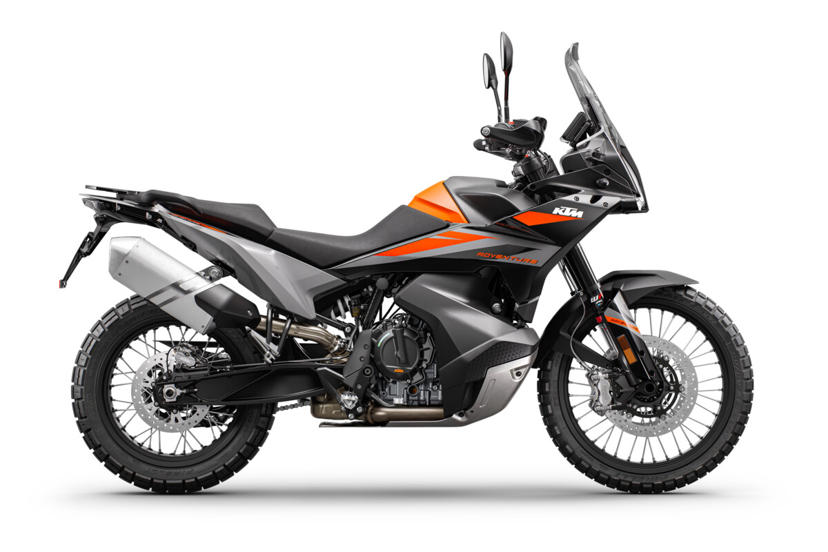 457273_890 ADVENTURE Black MY23 90-Right_01 LAUNCH KTM PICTURES_VIDEO_EU_ Global