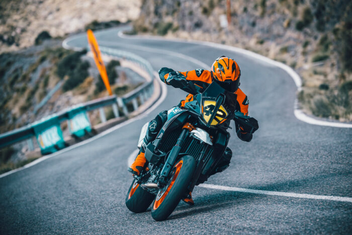 KTM 890 SMT – Image 8
