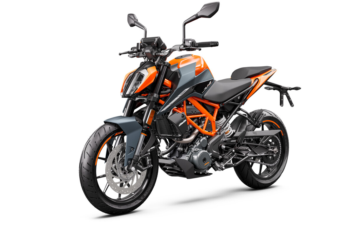 525055_MY23 KTM 390 DUKE LIQUID METAL R2R Front-Left_Studio