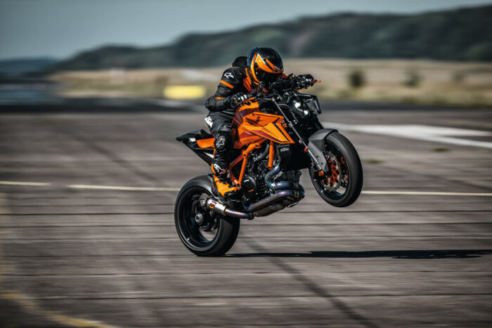 KTM 1390 SUPER DUKE R – Image 3