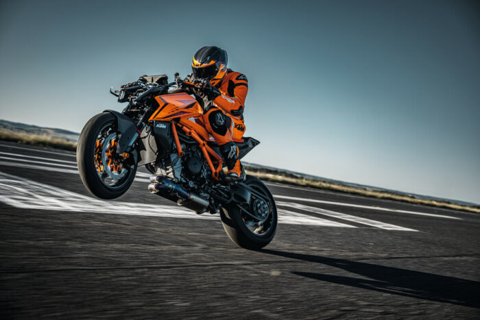KTM 1390 SUPER DUKE R – Image 4